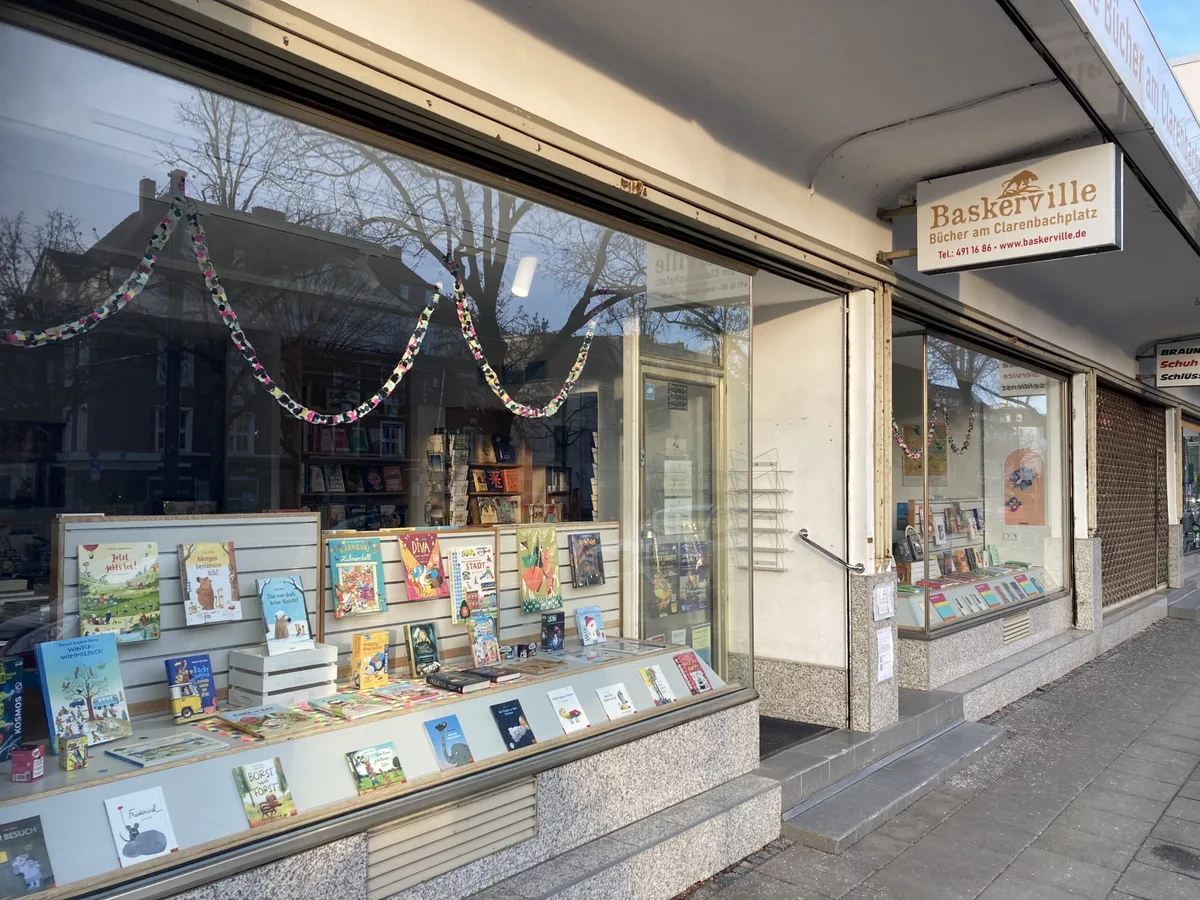 Baskerville Bücher am Clarenbachplatz